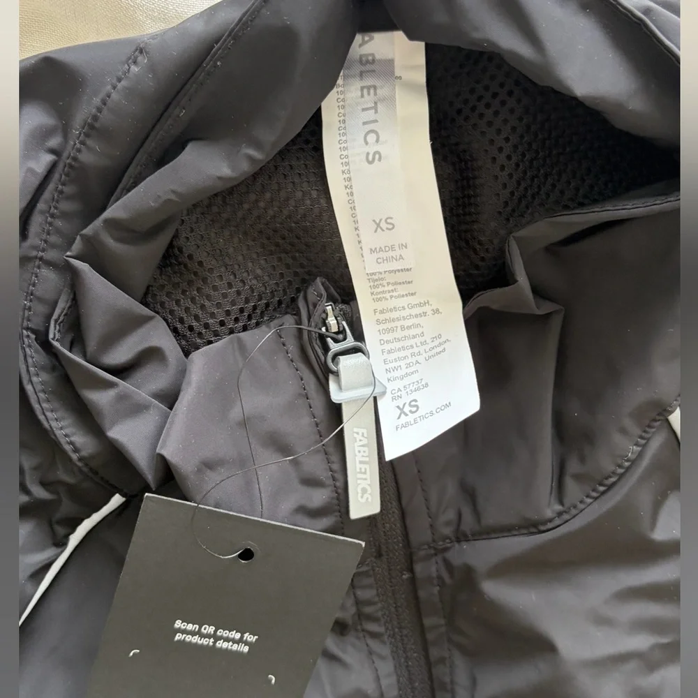 Fabletics Tempo Lightweight Windbreaker - XS - Picture 6 of 7